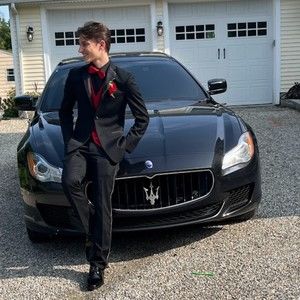 Meet your Posher, Zach